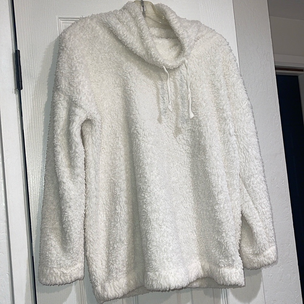 OLD NAVY GUC White Fluffy Fleece Pullover With Drawstring Loose Turtleneck Sz M.